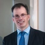 السعودية: معاملة الاشتباه بـ”كورونا” كالحالات الطارئة دون الرجوع لـ”التأمين”