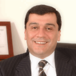 البنك الأهلي التجاري يحدد توقيت لمراجعة توزيعات اﻷرباح