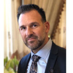 وزني: ارتفاع الدولار لا يمكن شرحه لا اقتصادياً ولا مالياً ولا نقدياً