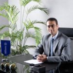 تصاعد ضغوط حزب الله على حاكم مصرف لبنان بسبب هبوط الليرة السورية