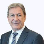 متقاعد بحريني يربح 200 ألف دولار من بنك الإثمار