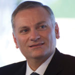 مروان خير الدين يشتري منزل ممثلة عالمية