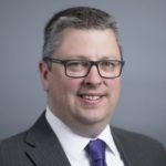 الاستماع الى سلامه في لبنان.. وسويسرا 