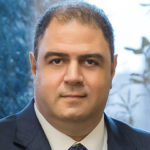 قائد الجيش يكرّم المديرَ العام لـ «فرنسَبنك»