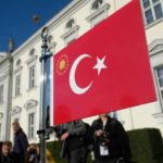 عملة البيتكوين تتراجع وتتداول دون 32 ألف دولار