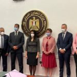 مصر تسمح للبنوك بإصدار عملات إلكترونية