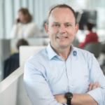 مغادرة الرئيس التنفيذي للويدز الاوروبي و نجاح أميلي بريتبورد