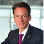 الكويت: تكريم الموظف المثالي لهذا الشهر في الكويت للتأمين