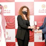 بنك ستاندرد تشارترد وفيزا يطلقان حساباً متعدد العملات للدفعات المالية الدولية