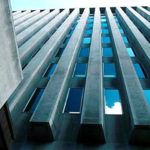 بنك إنجلترا يتوقّع ارتفاع التضخم ويُبقي خطط التحفيز