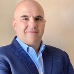 إقبال كبير على حساب الجوهر للأعمال المصرفية الحصرية من بنك مسقط