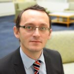 منصور بن زايد يوجه بتبني مبادئ الخمسين في القطاع المالي