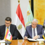 إما توحيد سعر الصرف… إما الدولرة الرسمية