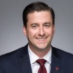 مصر: “الأطباء” تناقش مشاكل أسر الشهداء مع رئيس “التأمين الإجتماعي”