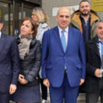 بوشكيان يكرم صناعيين وتقنيين قدامى