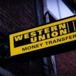 بنك فلسطين يطلق مبادرة لإعادة تدوير لوحاته الإعلانية ضمن استراتيجية الاستدامة