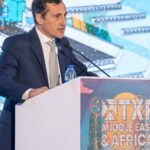 وزير المالية وقع قرارين