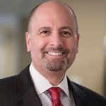 السعودية: إلزامية التأمين الصحي على العاملين بالجهات الحكومية في قانون تأمينات السعودية