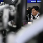 النفط يتراجع مع تصاعد المخاوف من ركود الاقتصاد العالمي