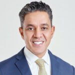 دبي الإسلامي ومتبرعان يتكفلون بعملية القلب لمواطن عراقي