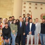 بنك البحرين الوطني يكرم موظفيه من ذوي الخدمة الطويلة