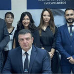 جوردون واتسون يزور AXA Middle East