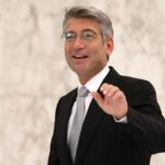 أنطوان حبيب يزور رئيس الحكومة نجيب ميقاتي