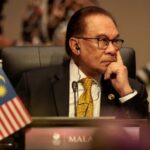 وزير الاقتصاد يبحث سبل تطوير قطاع السياحة الإماراتي