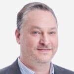 لويدز تعلن عن نتائج قوية للنصف الأول من عام 2024