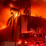 الانتشار السريع للحرائق في الولايات المتحدة والتكاليف المرتفعة