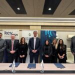 توقيع اتفاقية بين البنك الأهلي السعودي و”روشن”