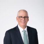 الأردني الكويتي ينظم جلسة توعوية لموظفيه لتشجيعهم على الإقلاع عن التدخين