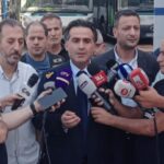 بوشكيان يجول في أوّل مصنع للروبوتات في لبنان