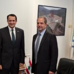 تعزيز التعاون التجاري بين وزير الصناعة وسفير سلطنة عمان