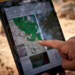 عبدالله بن طوق يستعرض تجربة الإمارات في تنويع الاقتصاد والسياحة