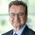 المصرف المركزي الإماراتي يلغي ترخيص شركة الخزنة للتأمين