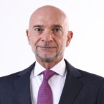 استعراض آفاق التعاون بين منظمة الصحة العالمية والخدمات الطبية الملكية