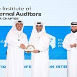 تكريم بنك البلاد لرعايته معرض ريستاتكس العقاري من قبل وزير البلديات والإسكان