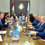 صعود جديد للدولار في مصر يفاقم الغلاء ويربك الأسواق