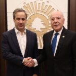 “اتصالات الإمارات” وجامعة الإمارات العربية المتحدة توقّعان شراكة لتسريع نقل الأبحاث الوطنية من المختبرات إلى الشبكات الفعلية